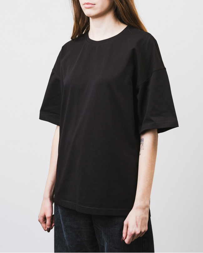 Oversized women’s T-shirt, black