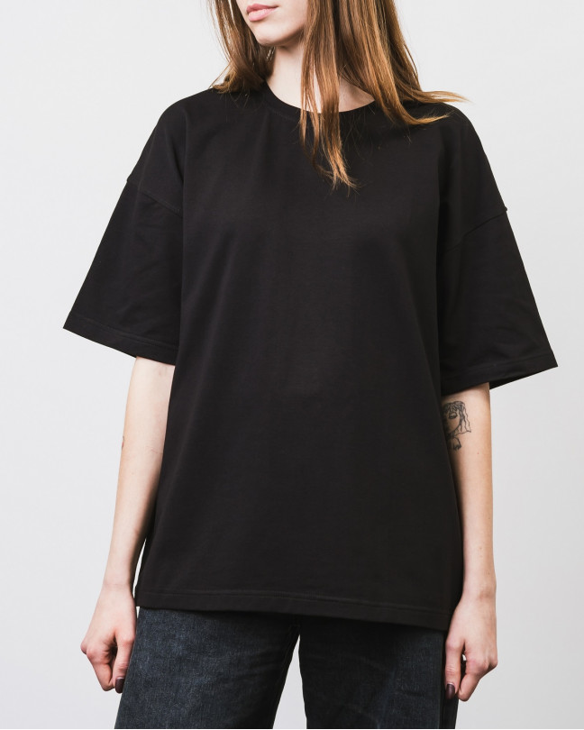 Oversized women’s T-shirt, black